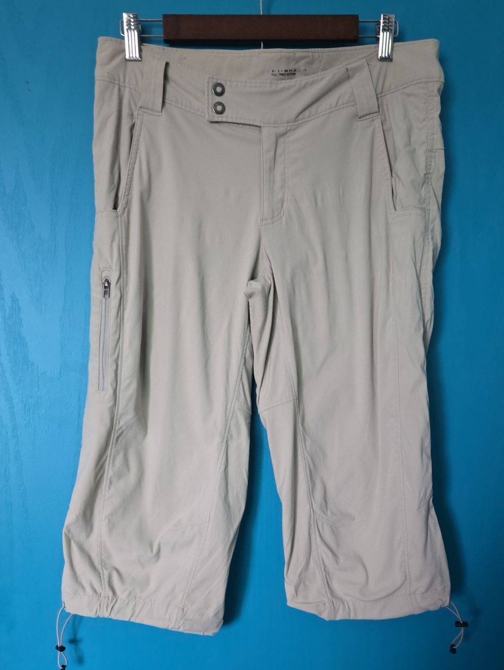 Columbia Women's Light Beige Capri Hiking Pants